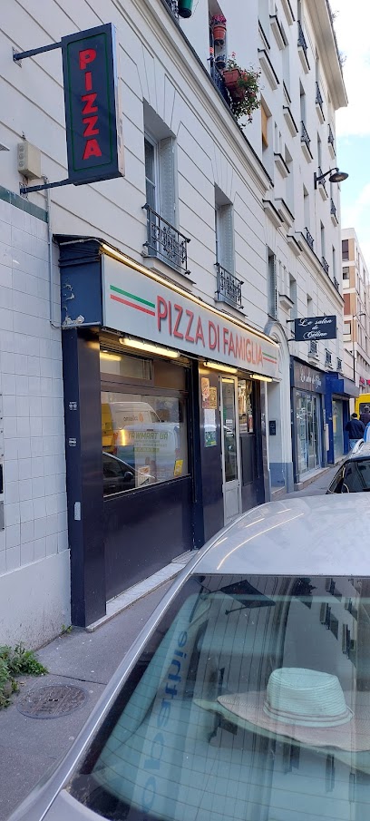 Pizza de pizza di famiglia à Paris